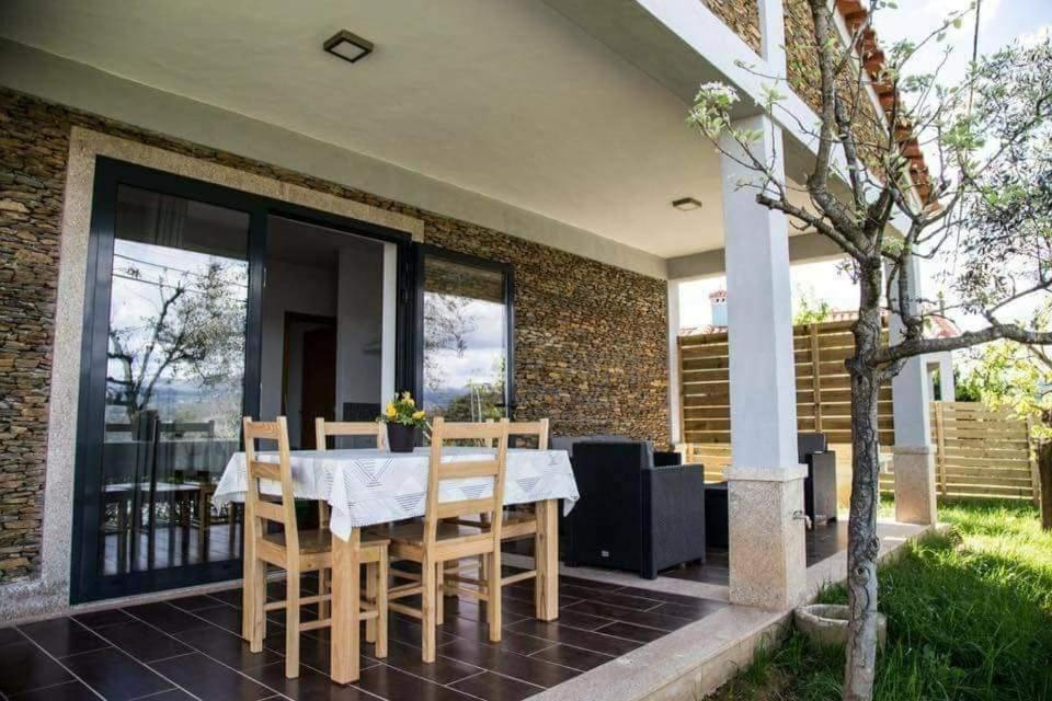 Casas Do Paco - Casas De Ferias Кабесейраш-ди-Башту Экстерьер фото